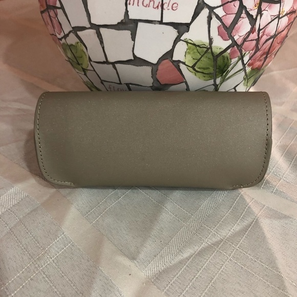 Giorgio Armani sunglasses case - Picture 3 of 6